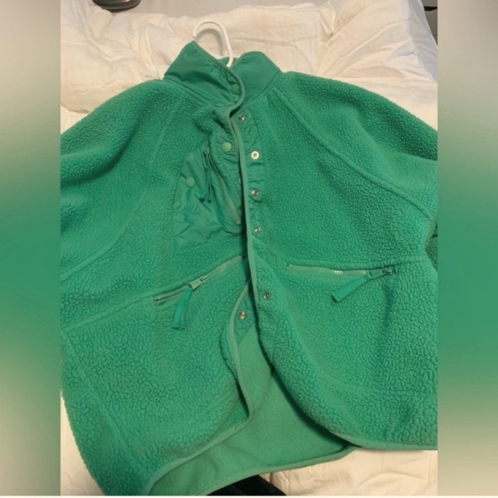 Freepeople fleece jacket hit the slopes M